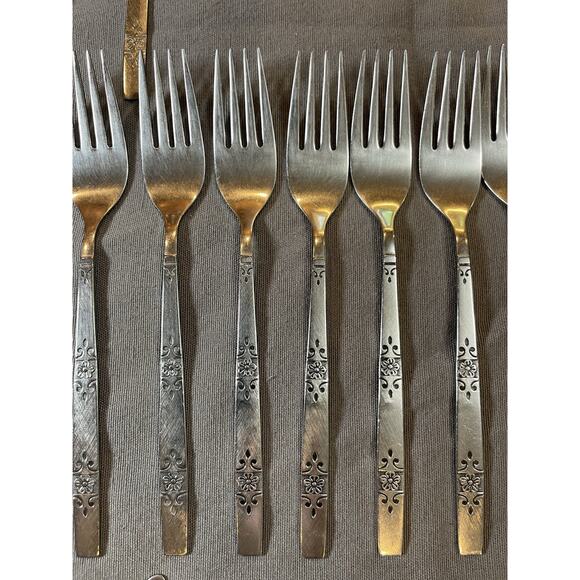 51 Pc Set Oneida Orlando Profile Stainless Flatware Silverware - Picture 16 of 16